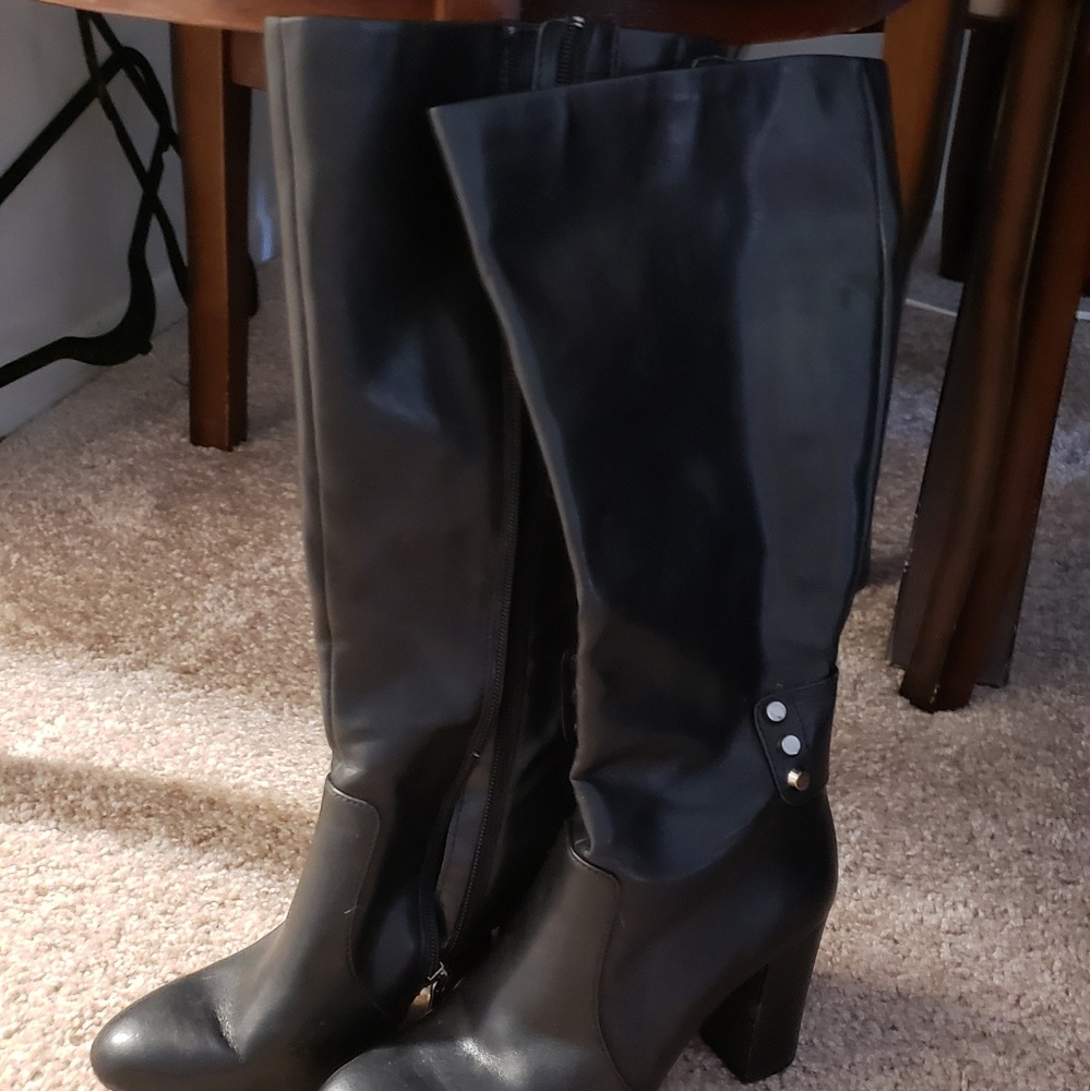 Great black leather boots !!